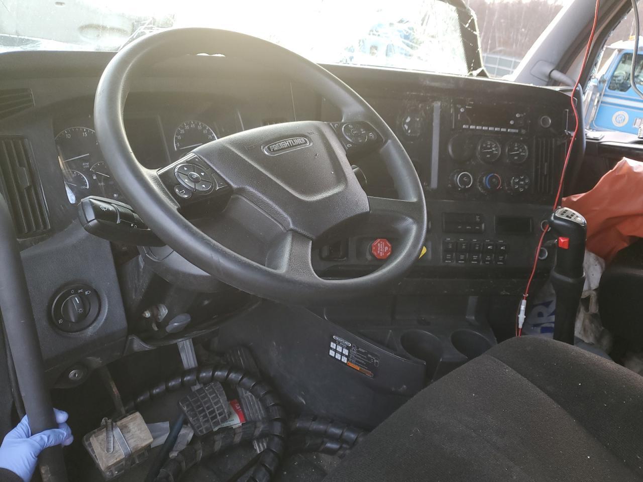 2023 FREIGHTLINER CASCADIA 126