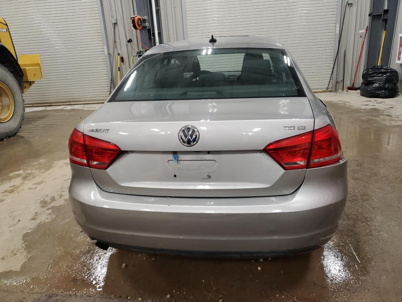 2014 VOLKSWAGEN Passat