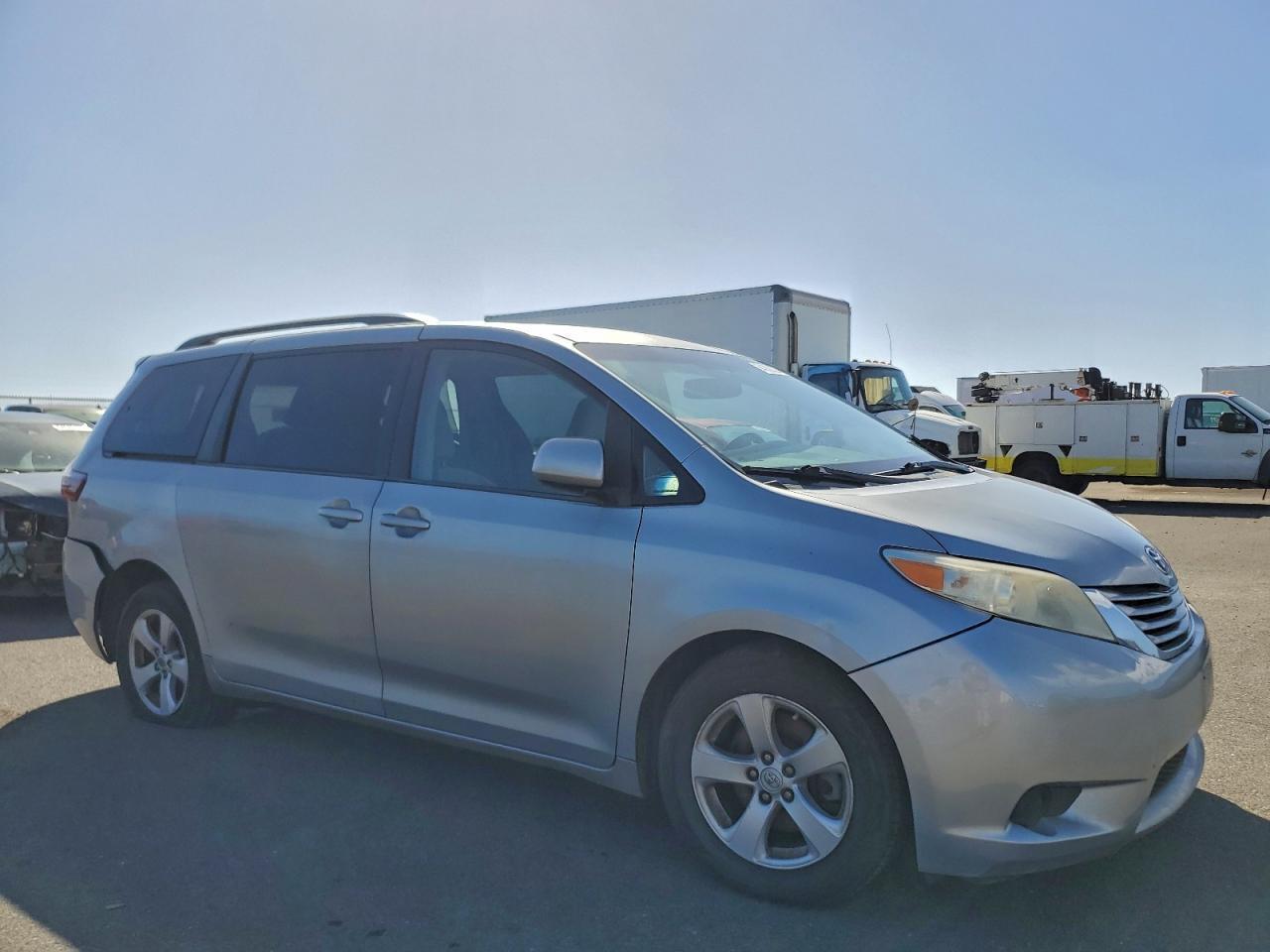 2015 TOYOTA SIENNA