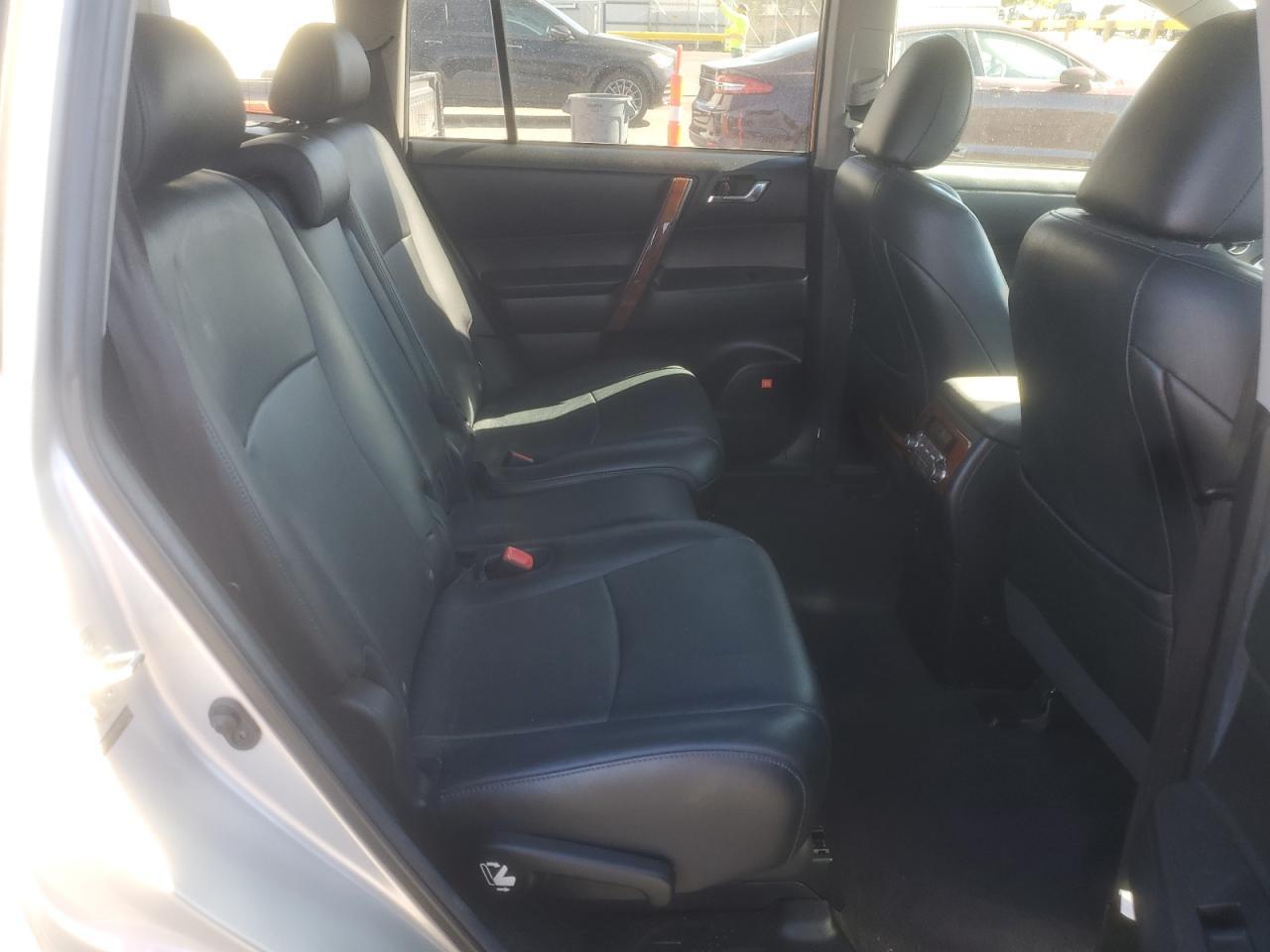 2013 TOYOTA HIGHLANDER