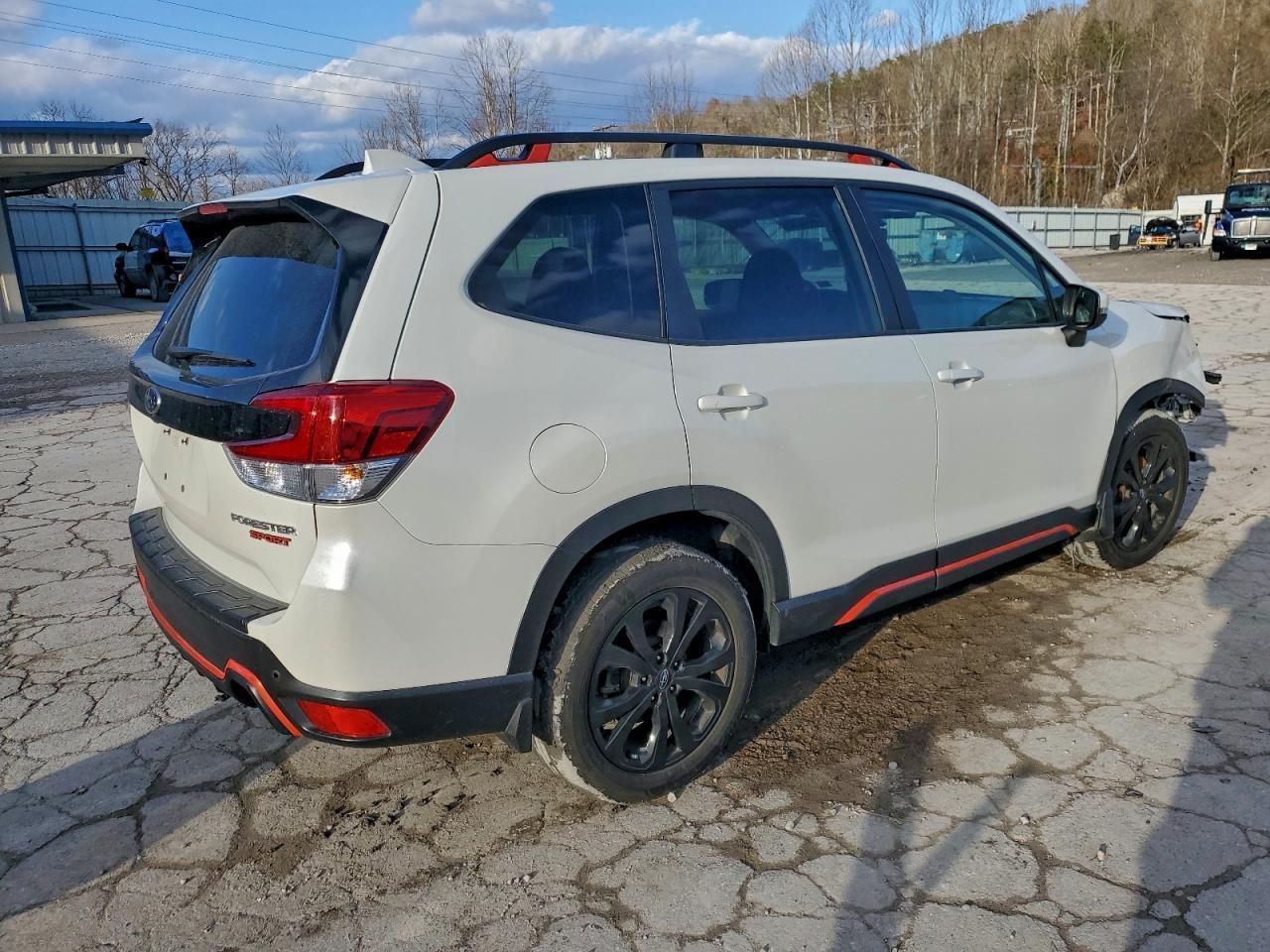 2023 SUBARU FORESTER