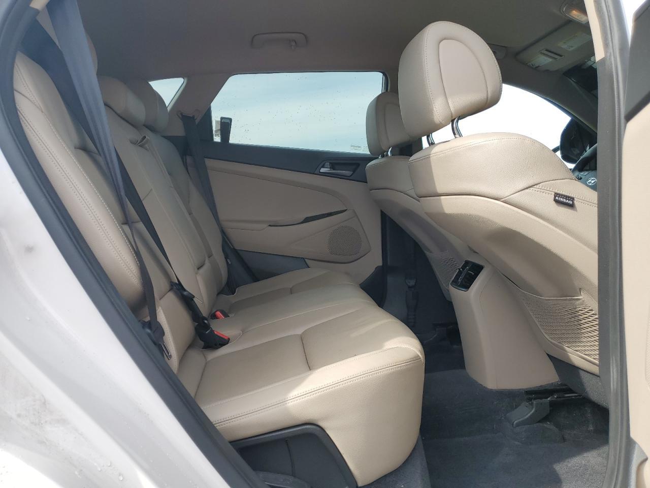 2016 HYUNDAI TUCSON