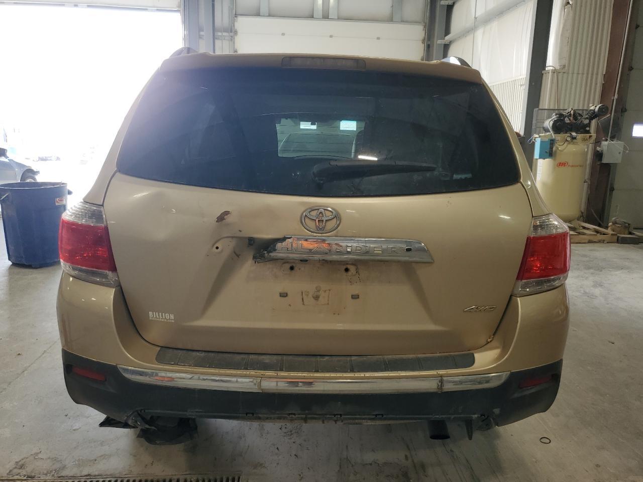 2013 TOYOTA HIGHLANDER