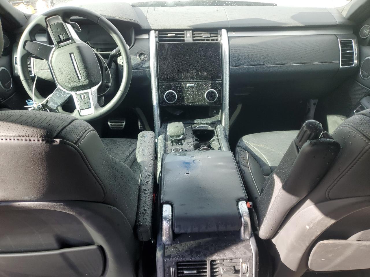 2024 LAND ROVER Discovery