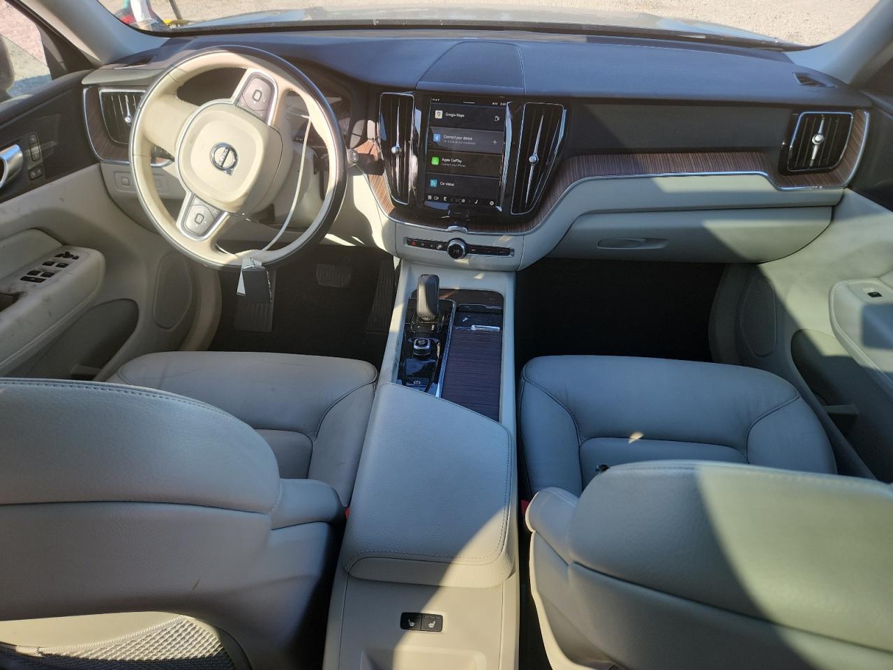 2022 VOLVO XC60