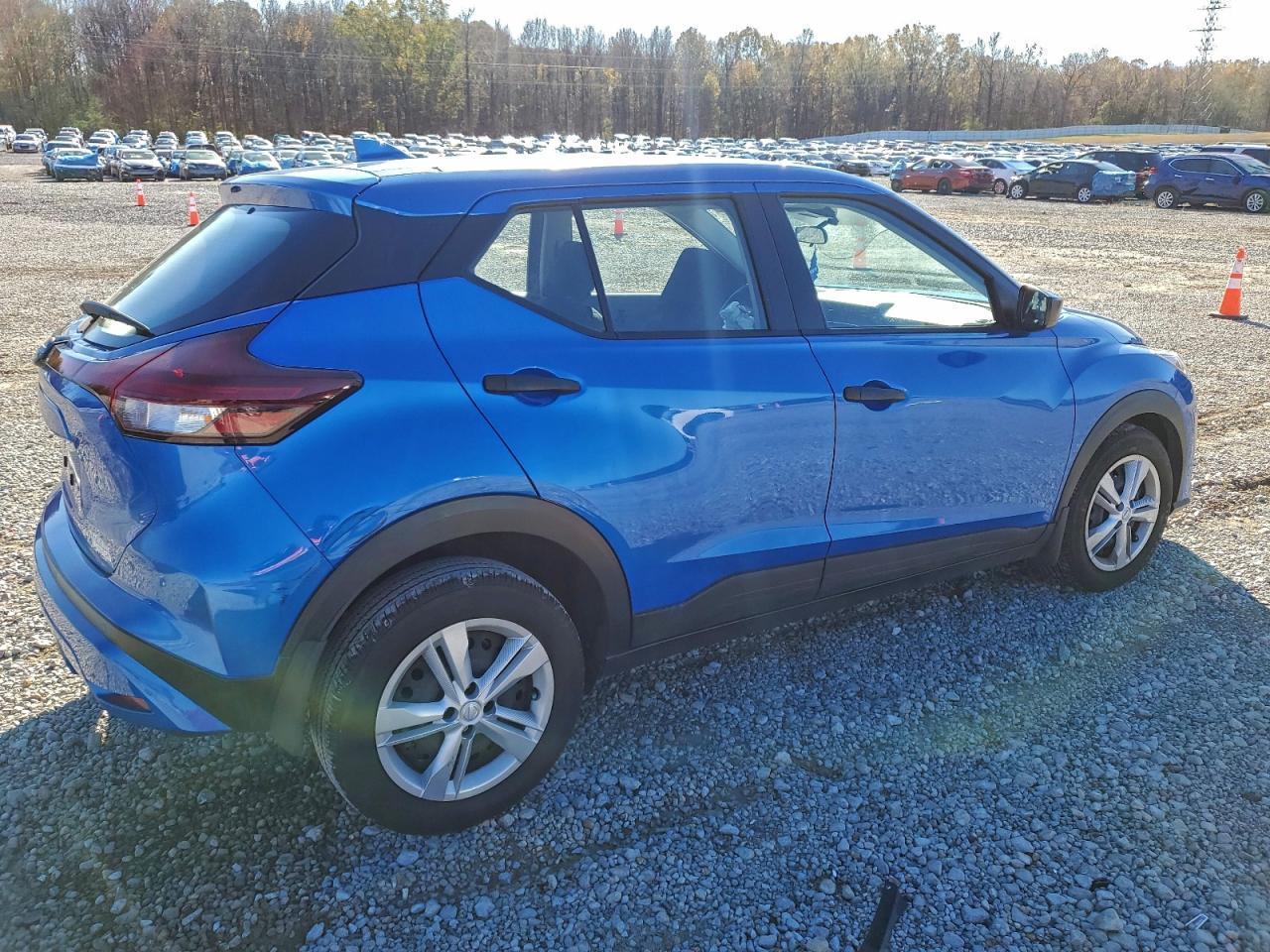 2024 NISSAN KICKS