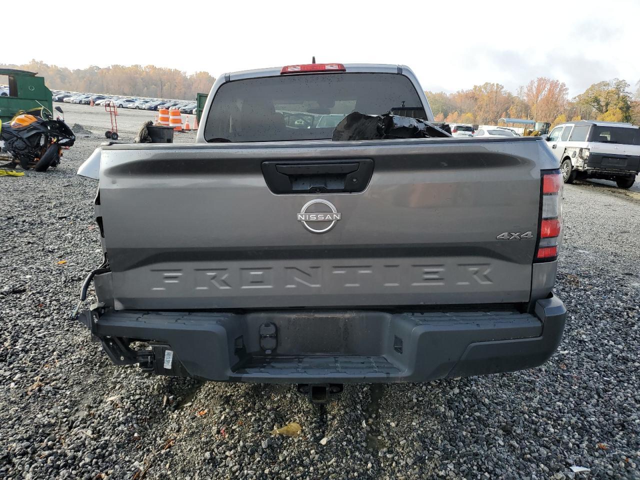 2024 NISSAN Frontier
