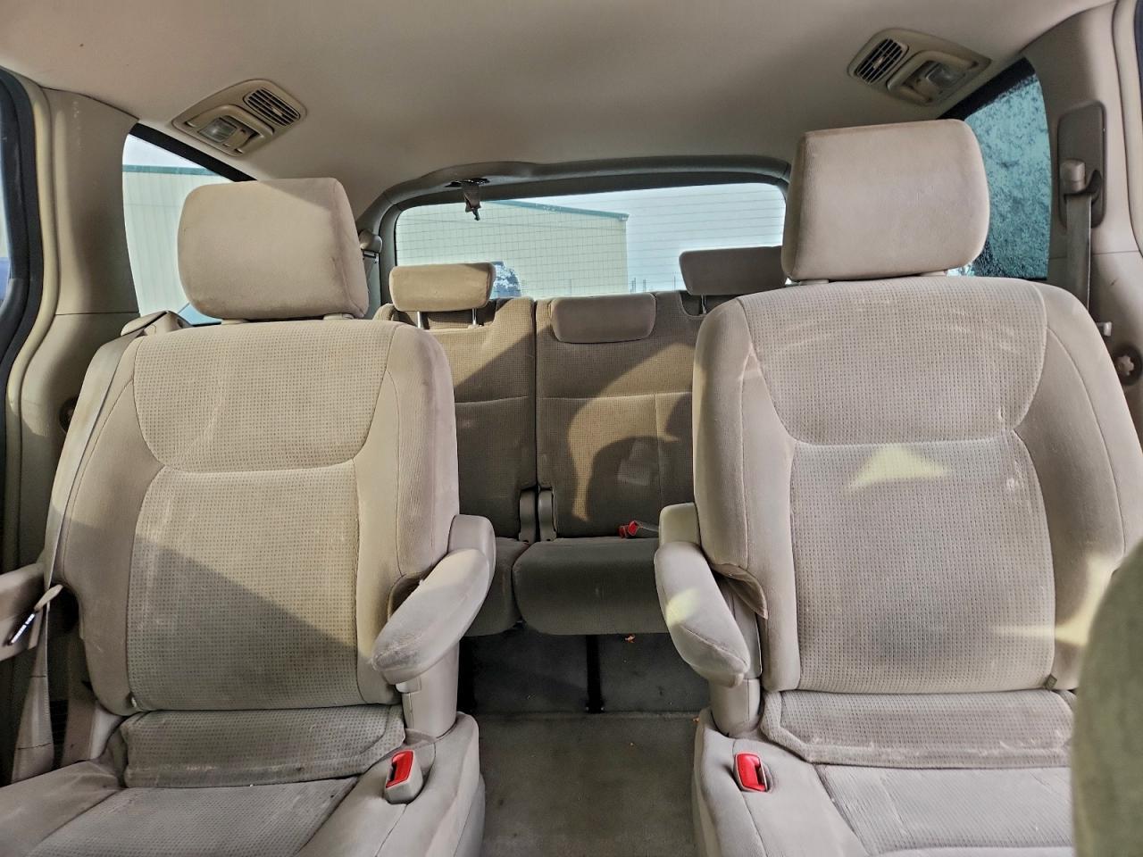 2004 TOYOTA SIENNA
