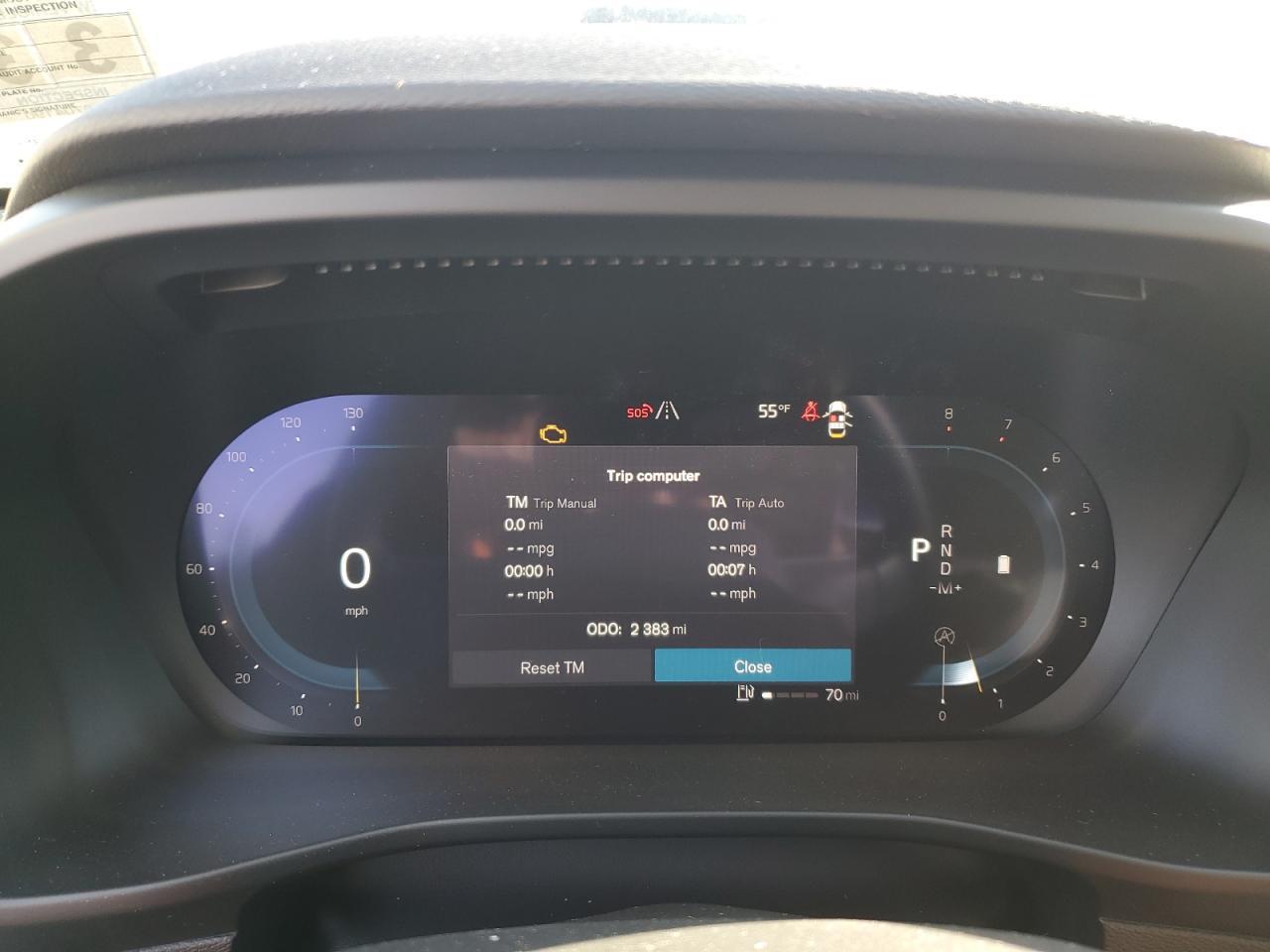 2025 VOLVO XC40