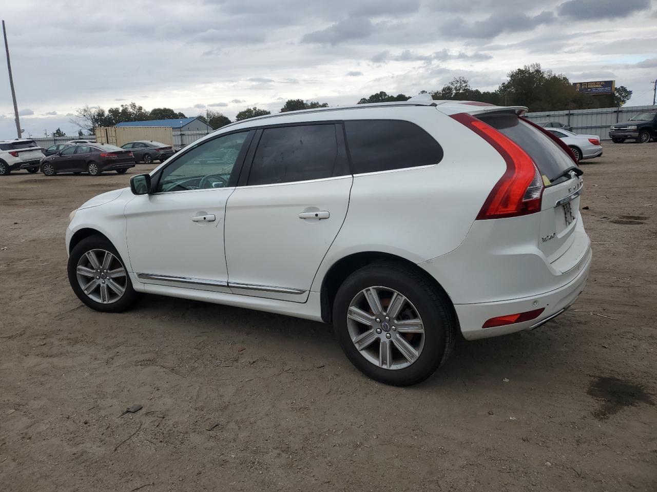 2016 VOLVO XC60
