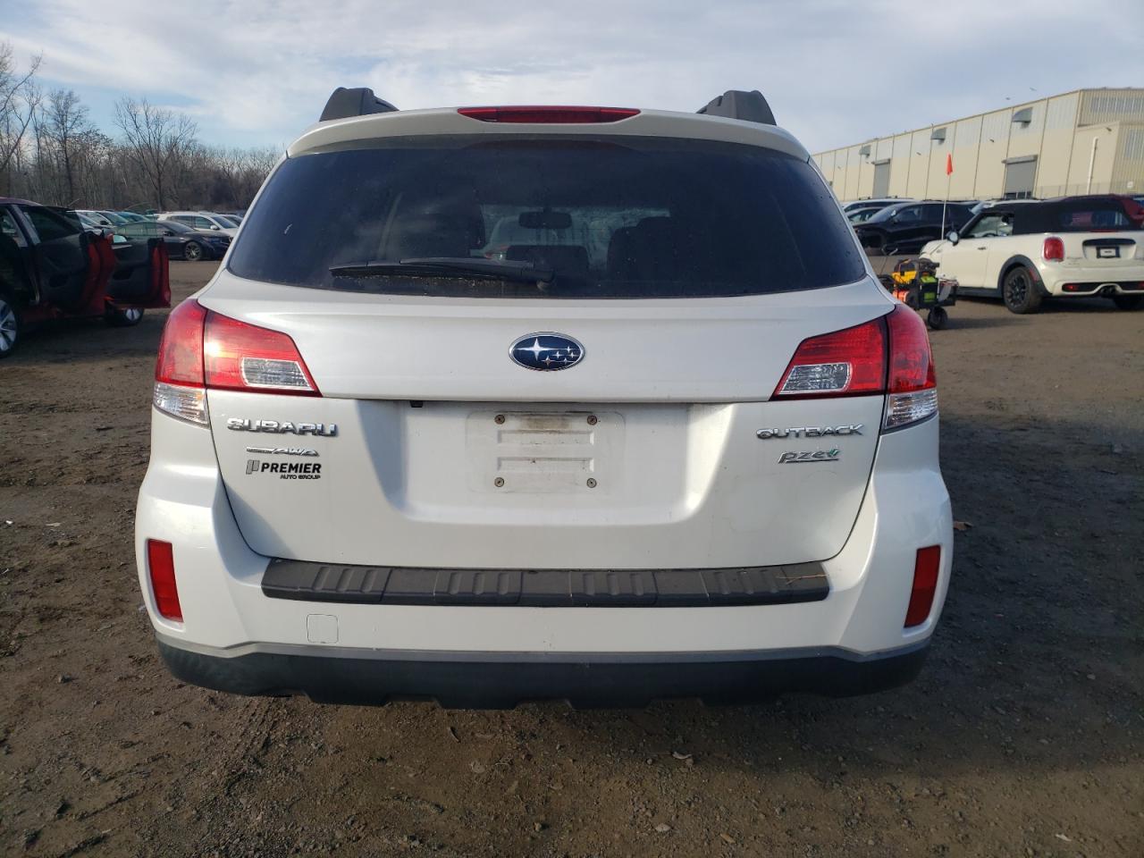 2013 SUBARU Outback
