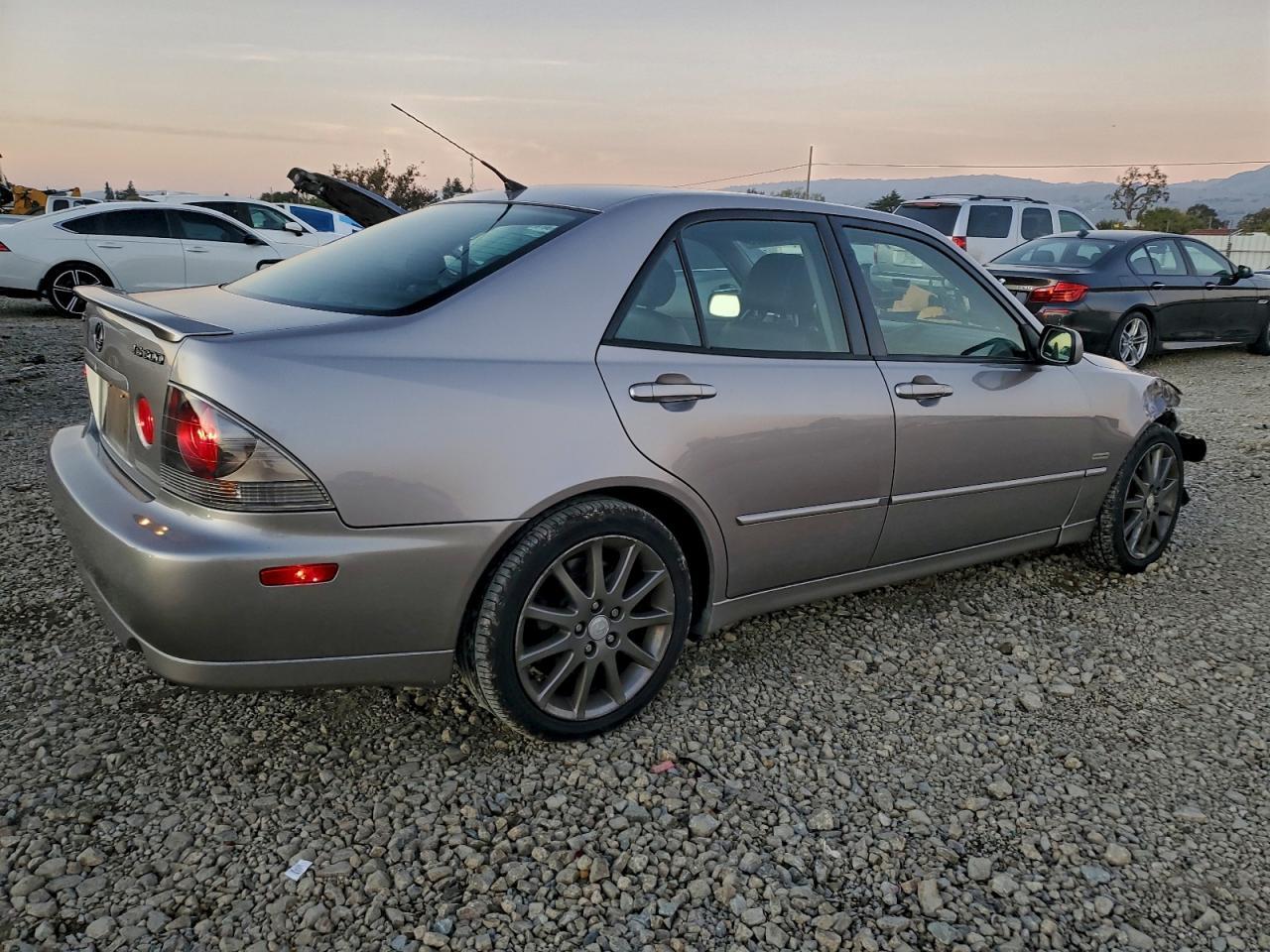 2004 LEXUS IS 300