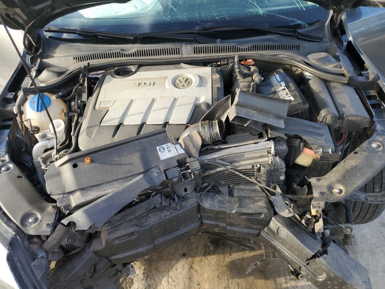 2013 VOLKSWAGEN JETTA
