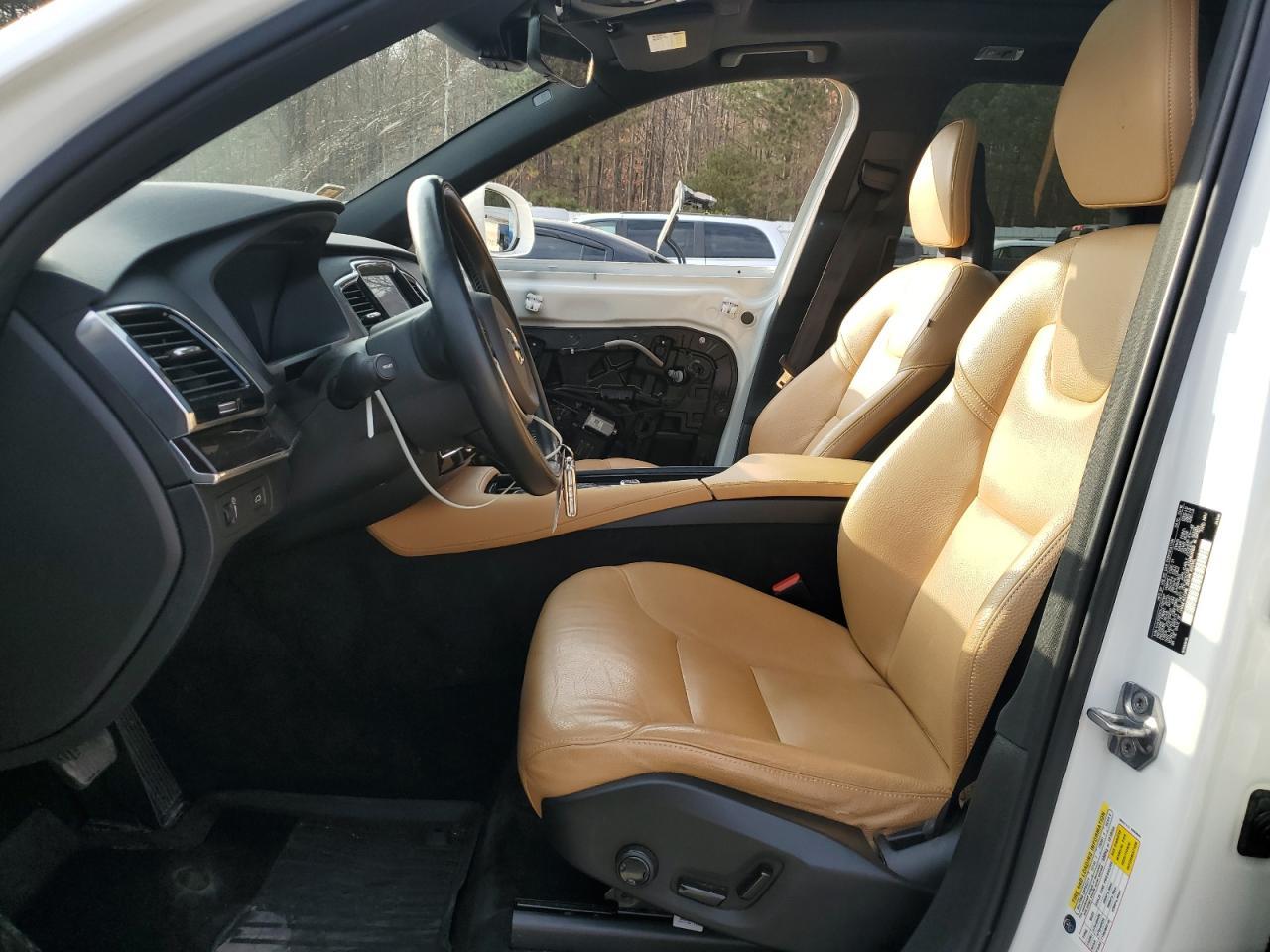 2018 VOLVO XC90