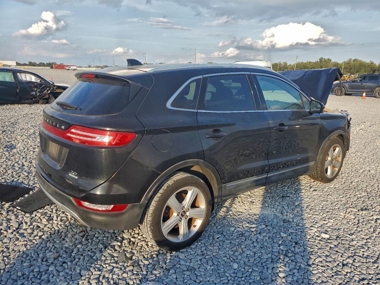 2016 LINCOLN MKC