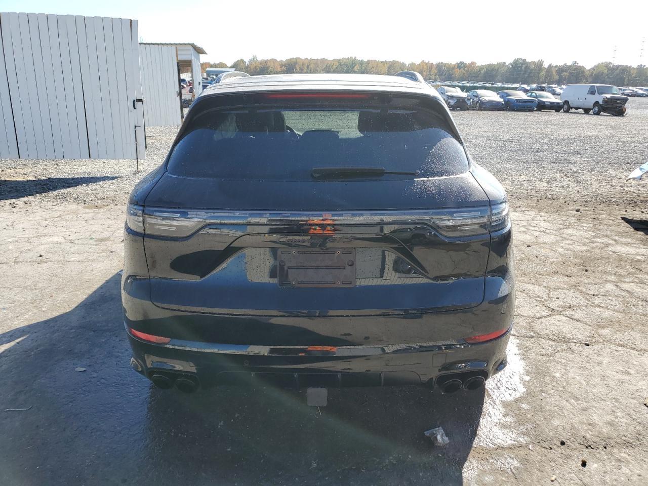 2021 PORSCHE CAYENNE