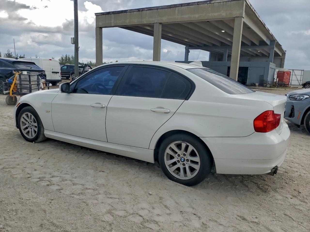 2011 BMW 3 SERIES