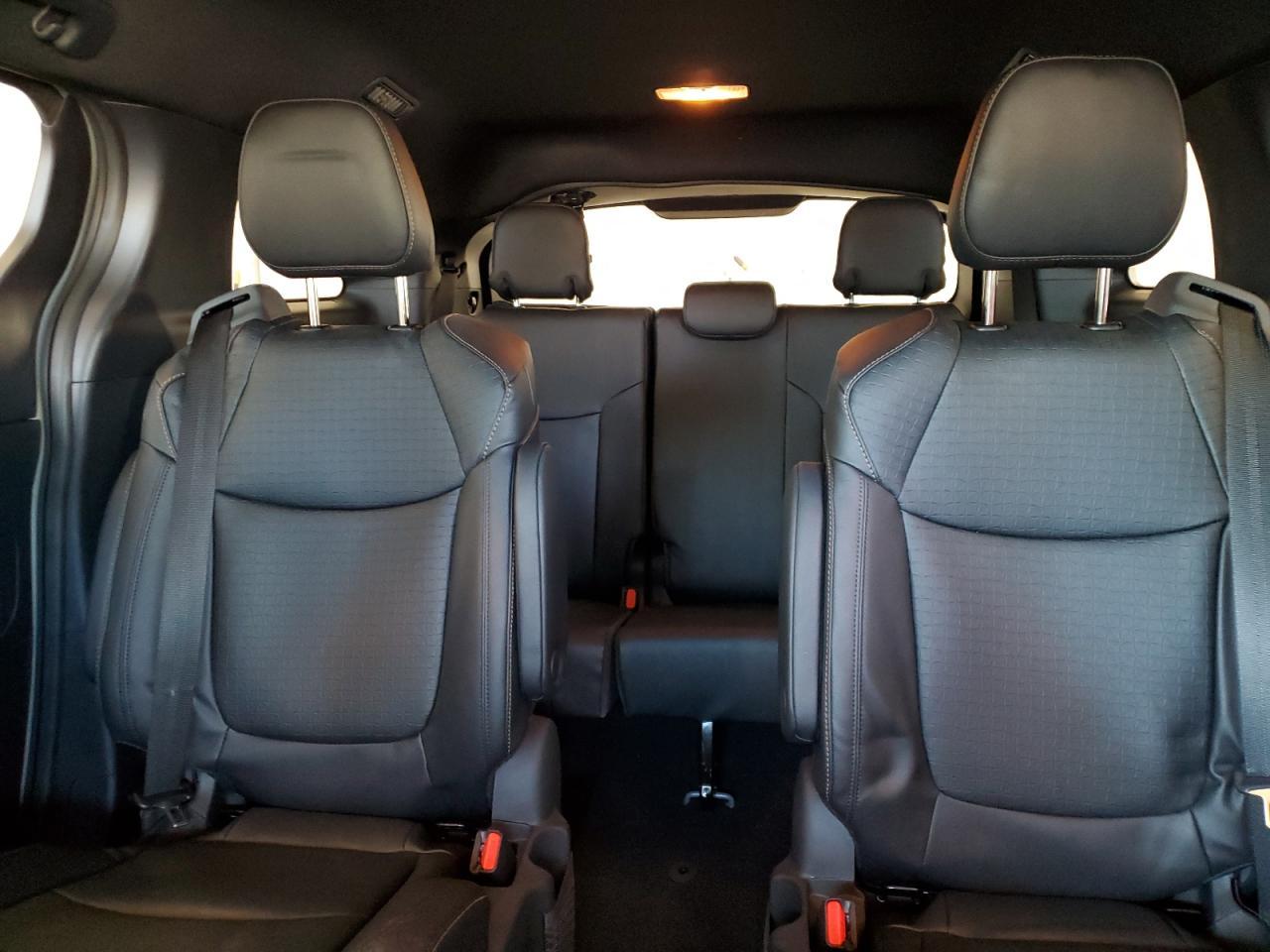 2025 TOYOTA SIENNA