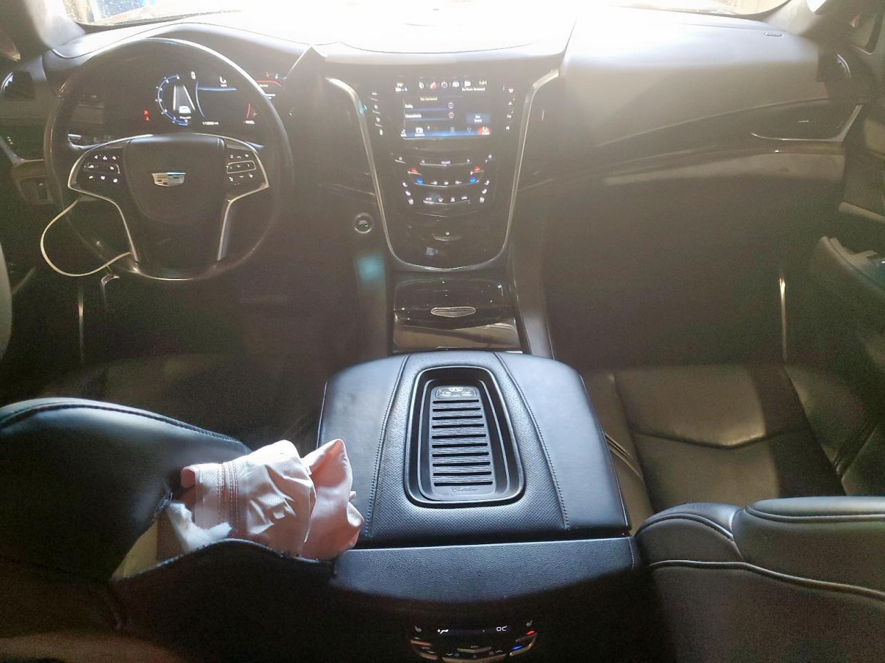2018 CADILLAC Escalade ESV