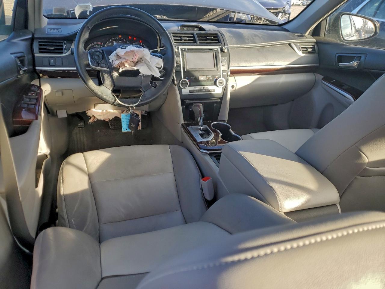 2014 TOYOTA CAMRY