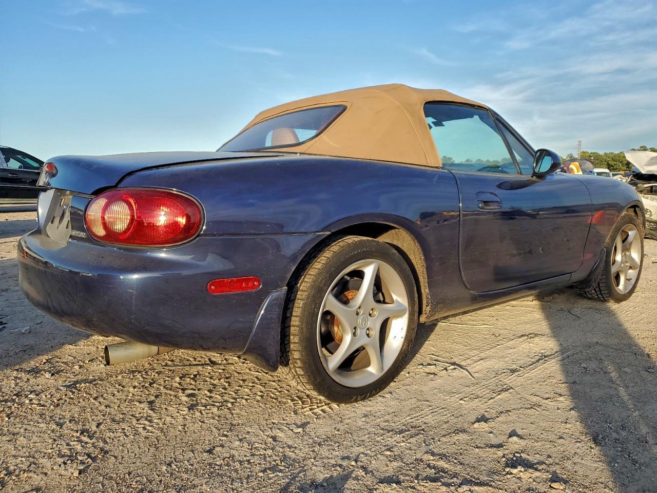 2002 MAZDA MX-5 Miata