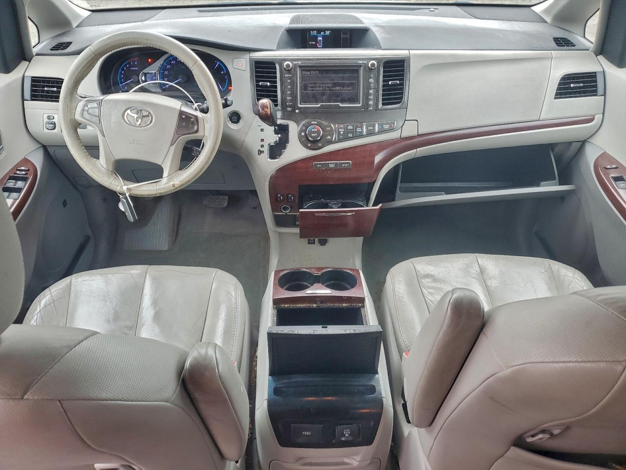 2012 TOYOTA SIENNA