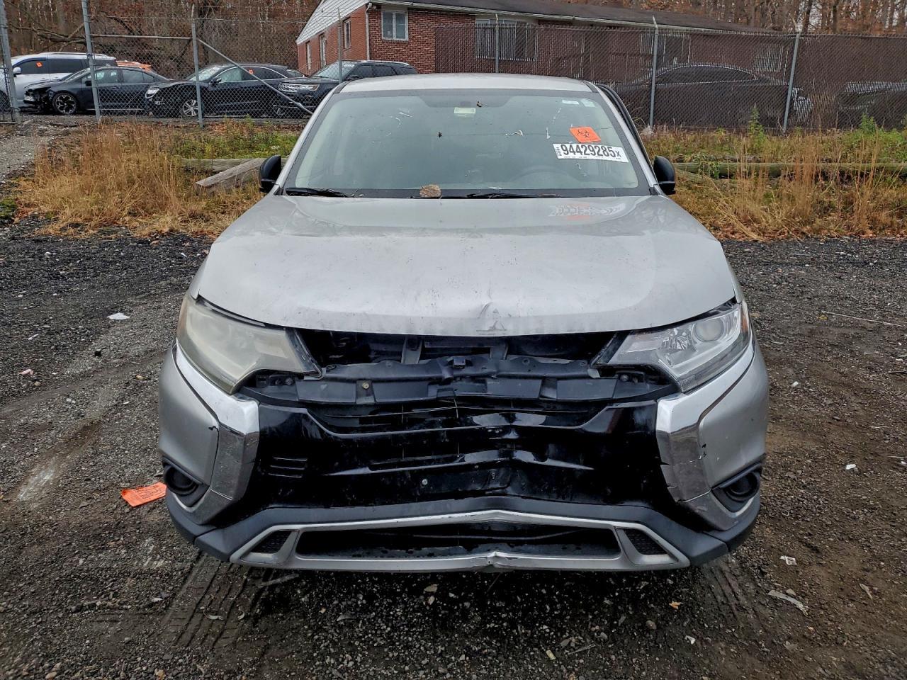 2020 MITSUBISHI outlander