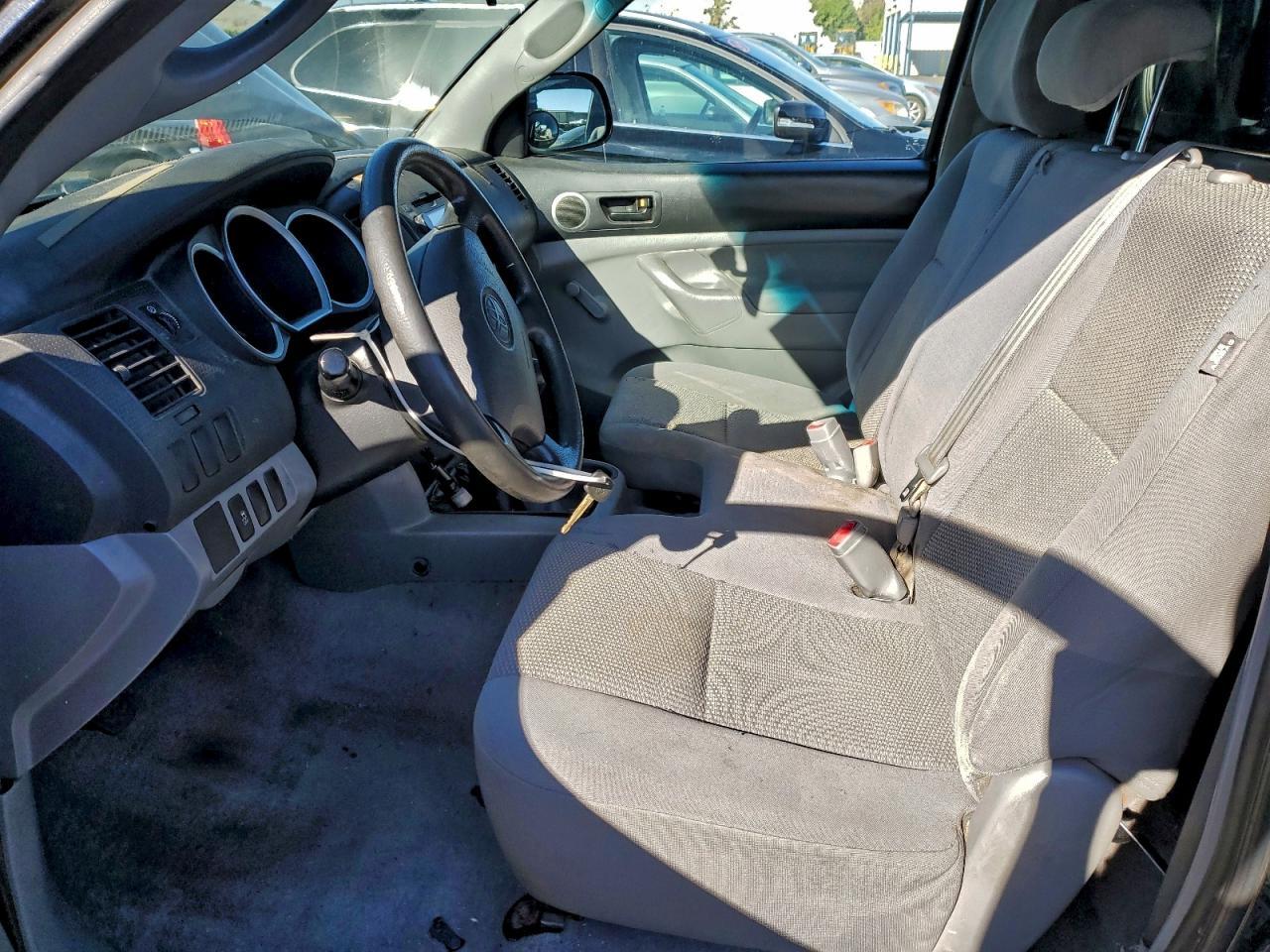 2011 TOYOTA TACOMA