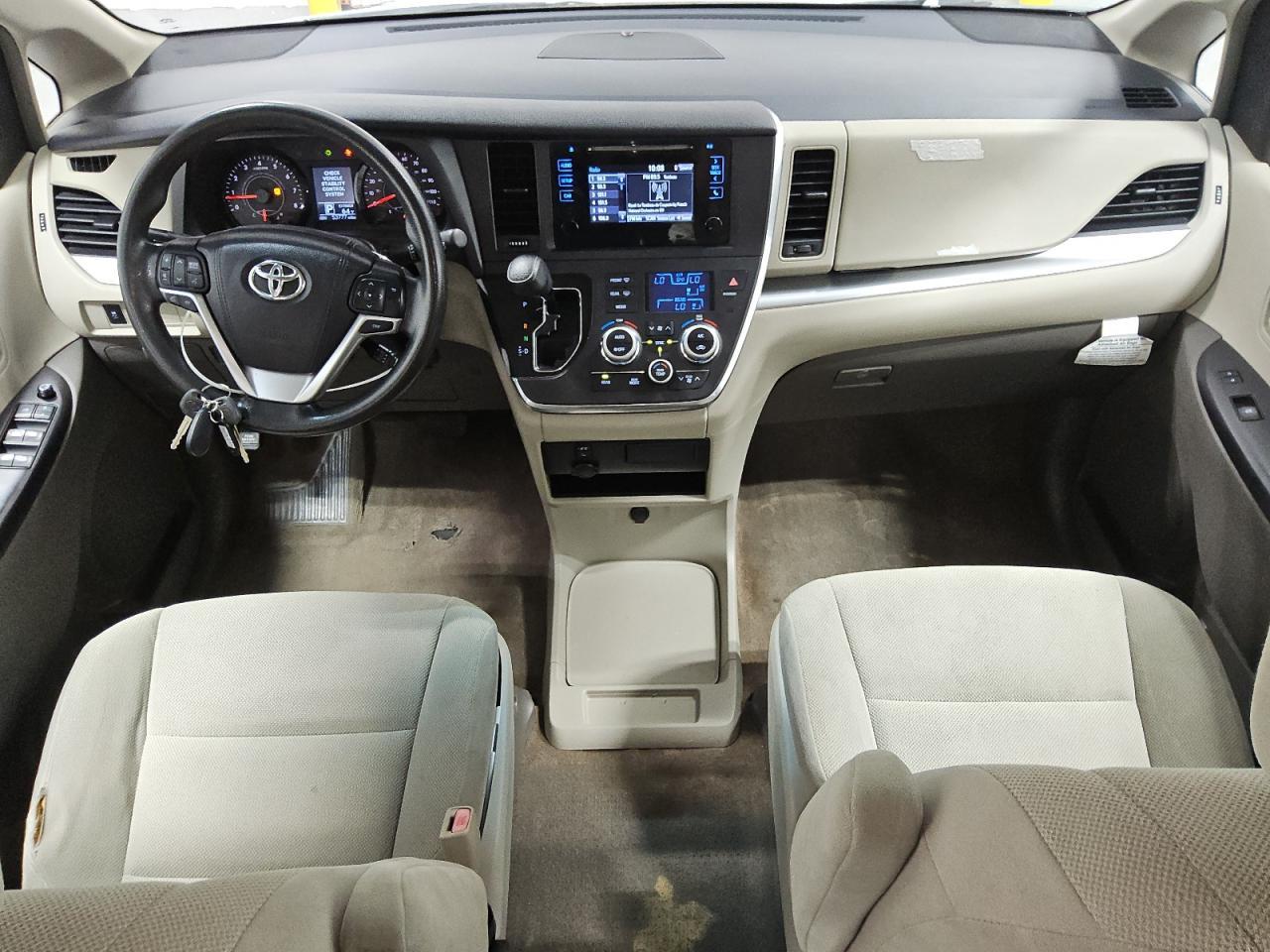 2017 TOYOTA SIENNA