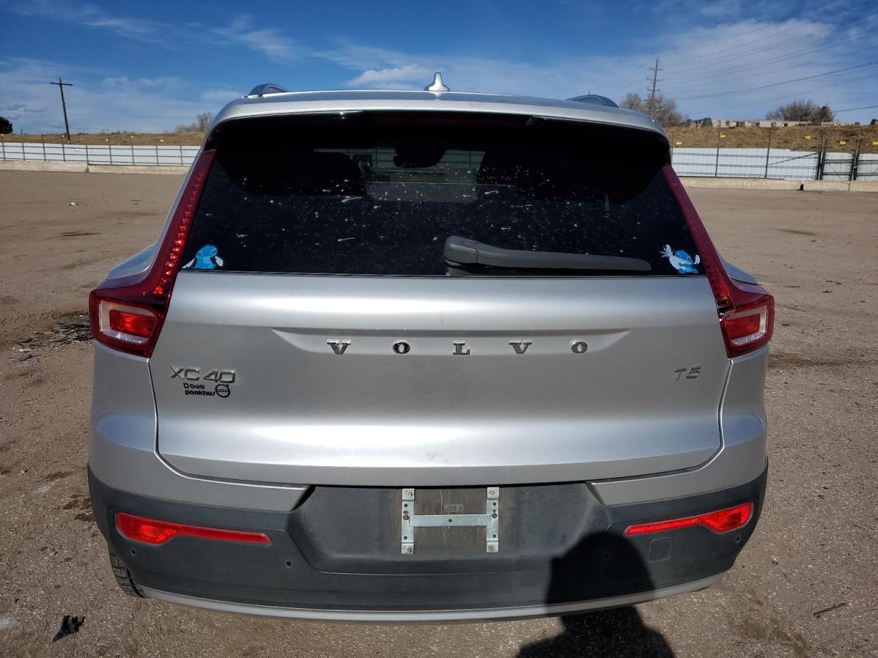 2019 VOLVO XC40