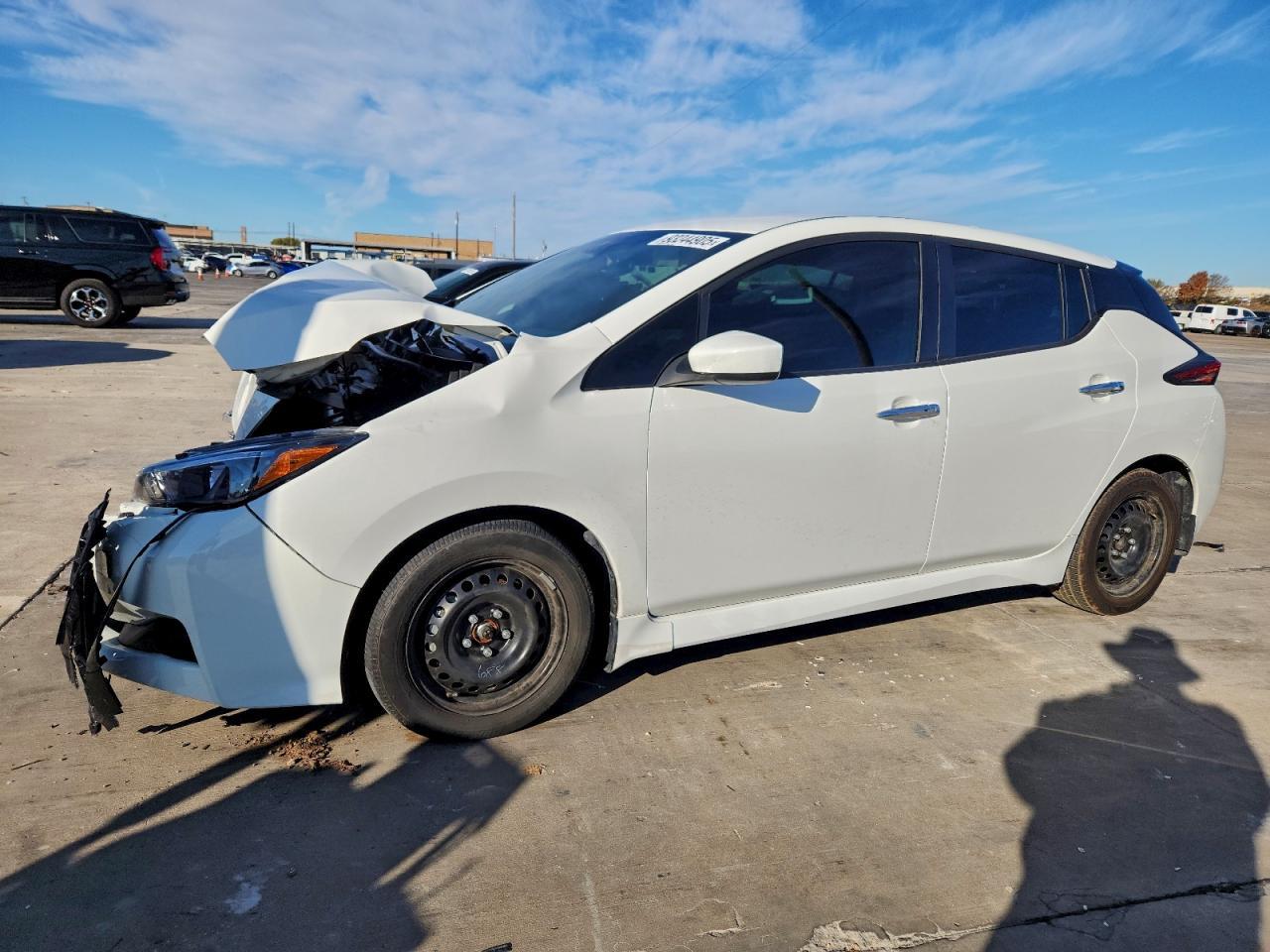 2023 NISSAN LEAF