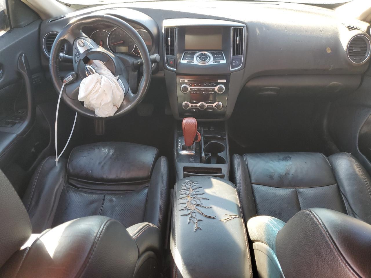 2011 NISSAN Maxima