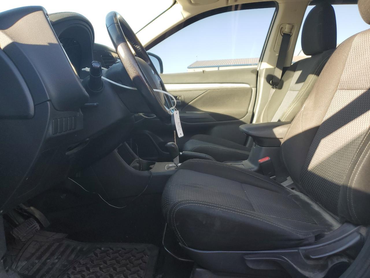 2016 MITSUBISHI outlander