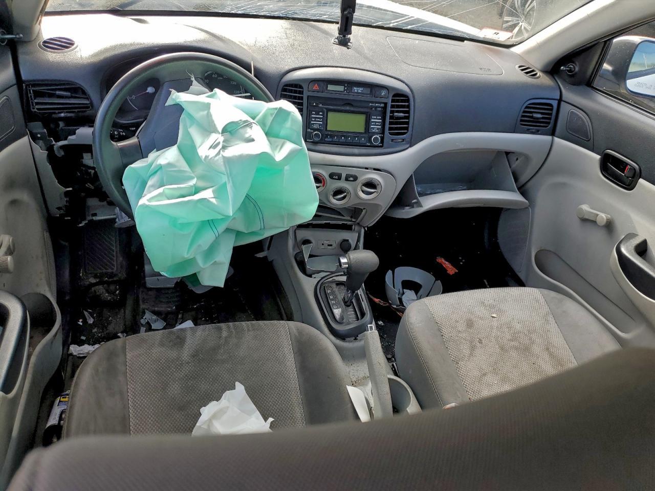2011 HYUNDAI ACCENT