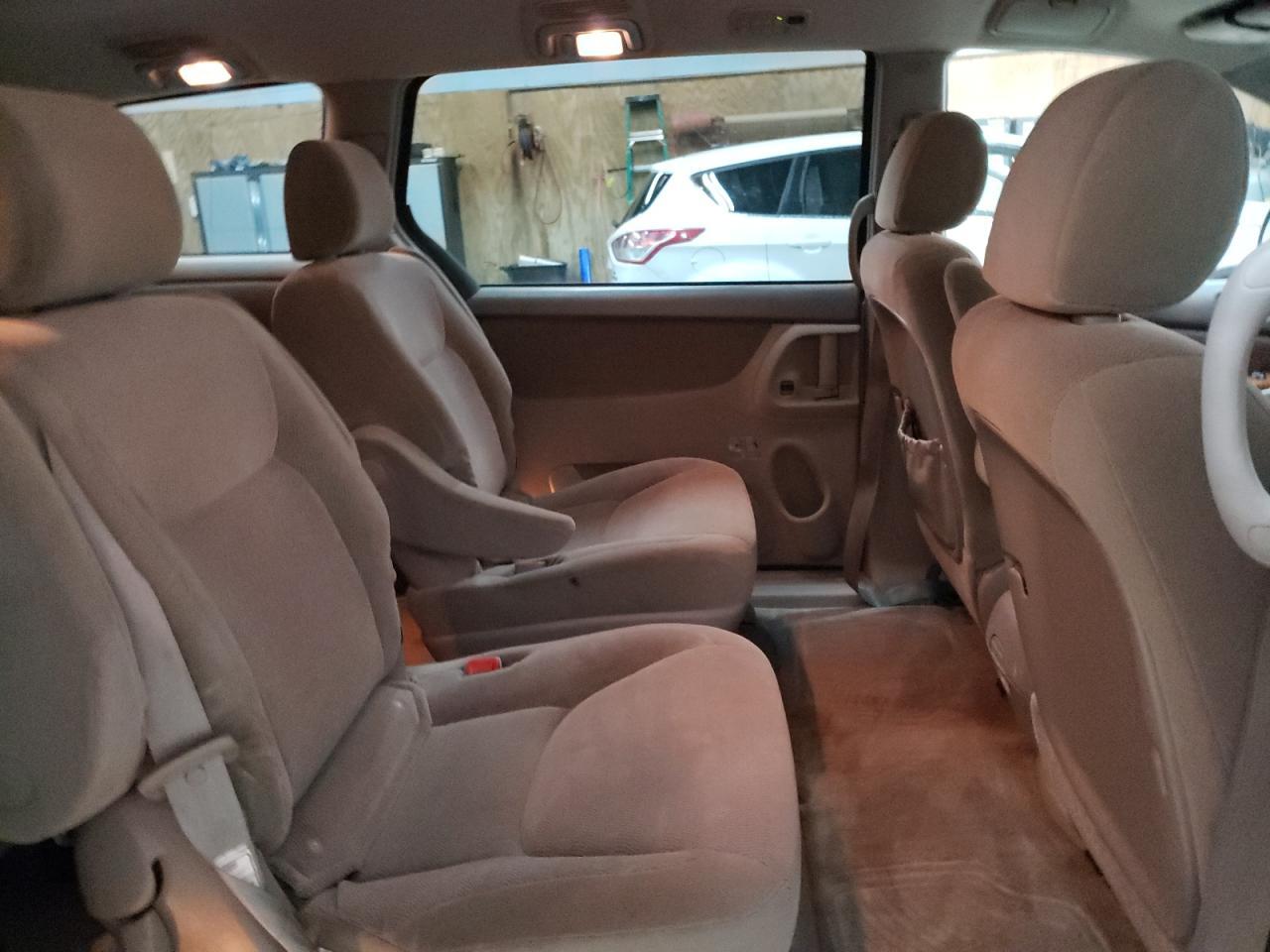 2006 TOYOTA SIENNA