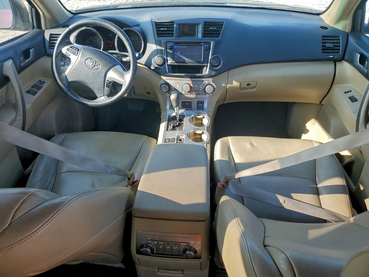 2013 TOYOTA HIGHLANDER