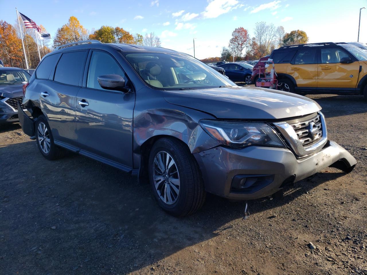 2017 NISSAN PATHFINDER