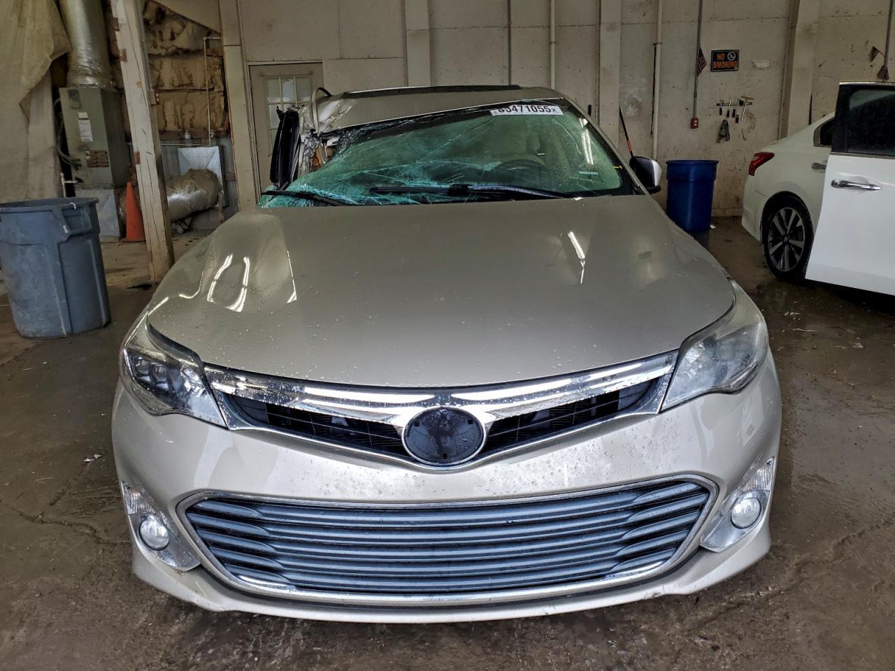 2014 TOYOTA Avalon