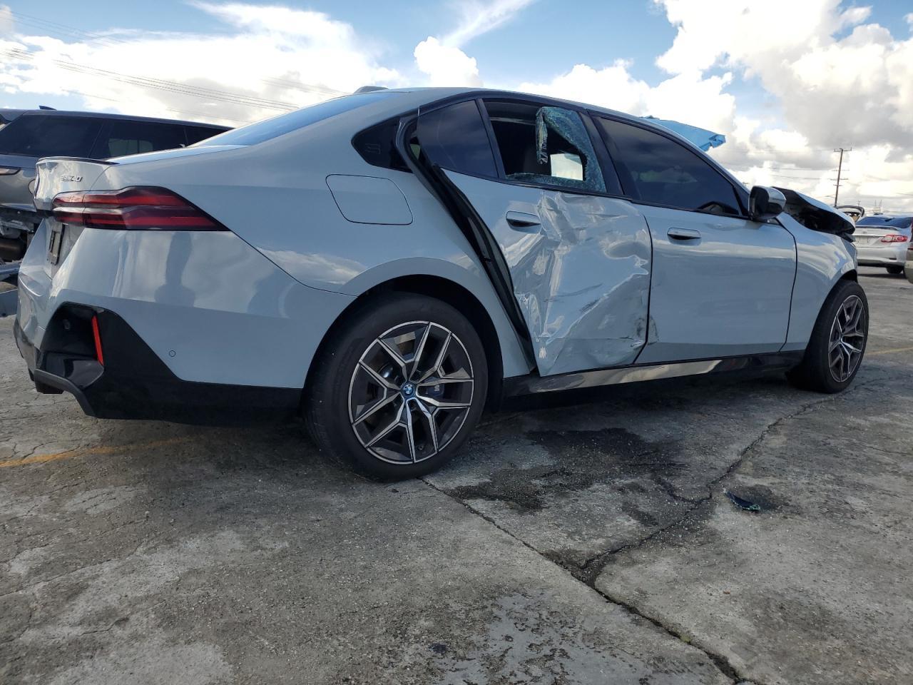 2024 BMW i5