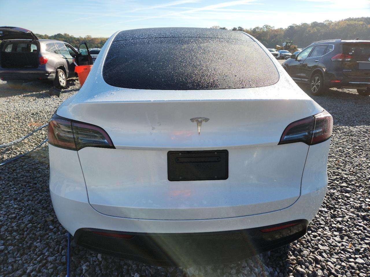 2025 TESLA MODEL Y