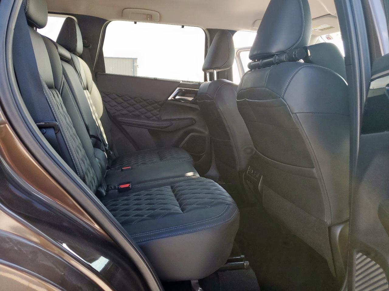 2024 MITSUBISHI outlander