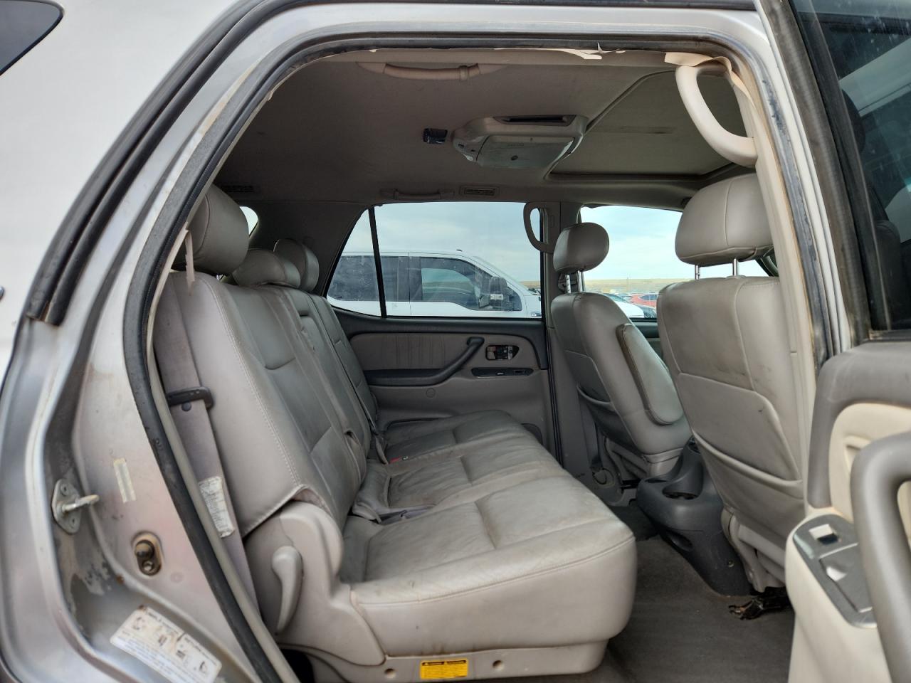 2002 TOYOTA Sequoia