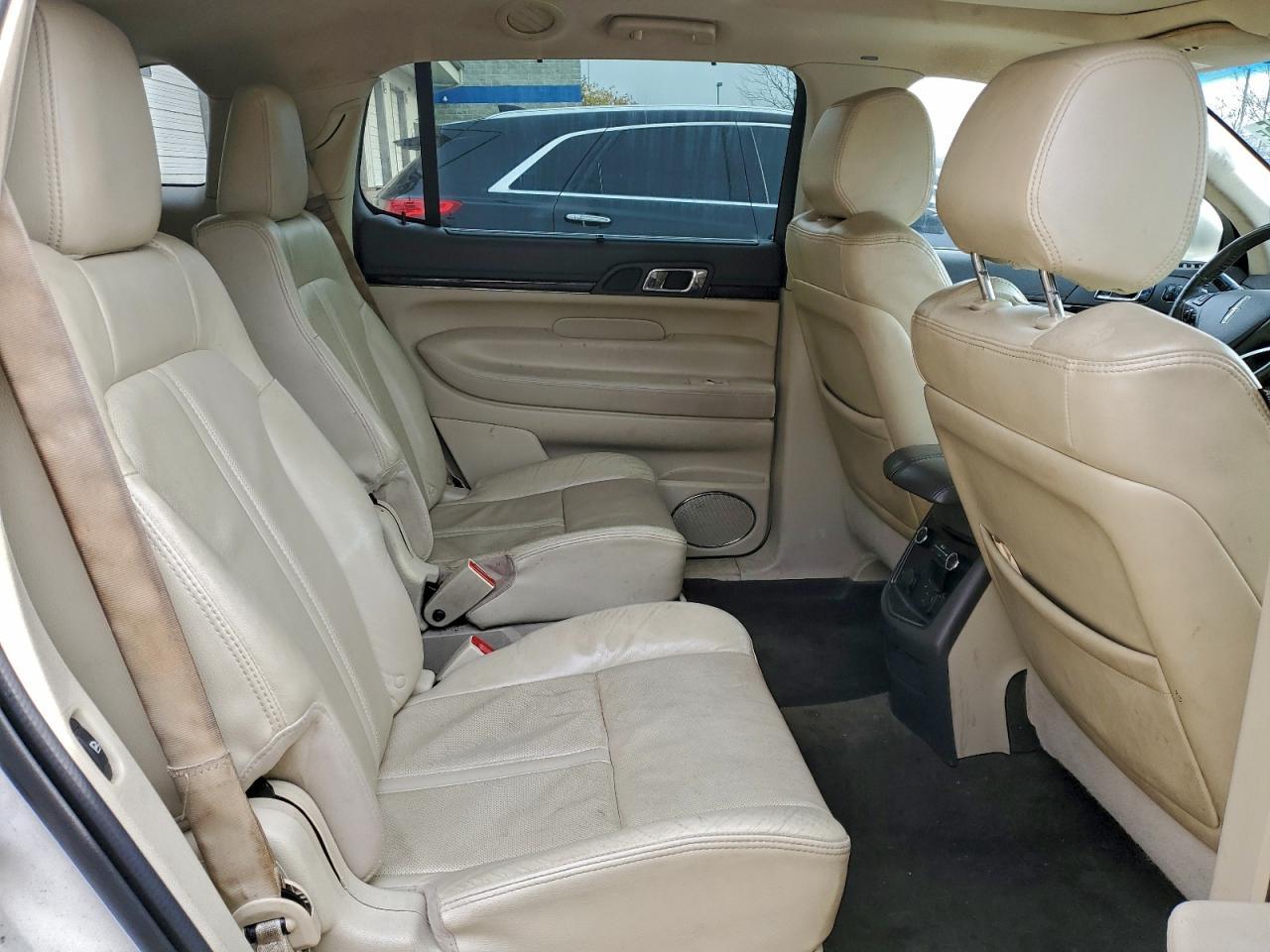 2013 LINCOLN MKT