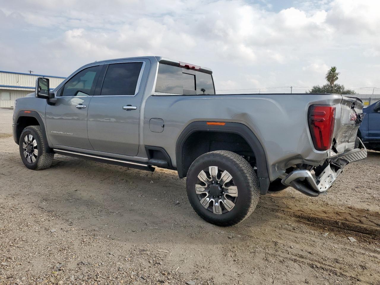 2025 GMC Sierra