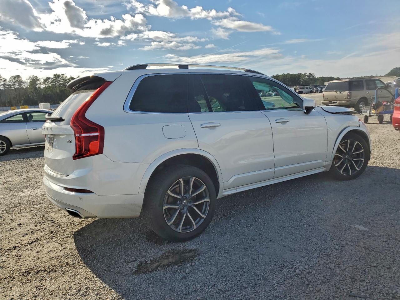 2019 VOLVO XC90