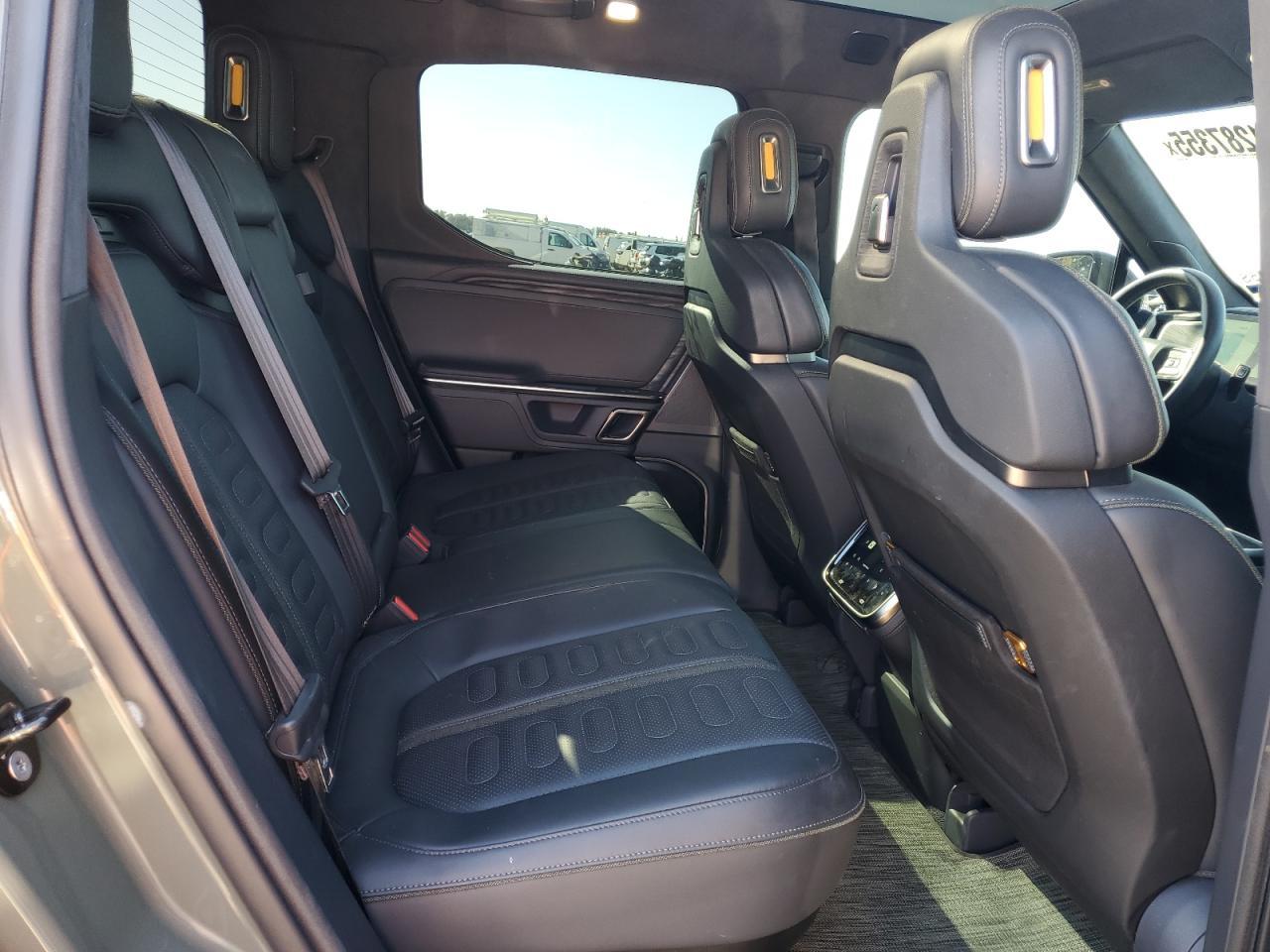 2022 RIVIAN R1t