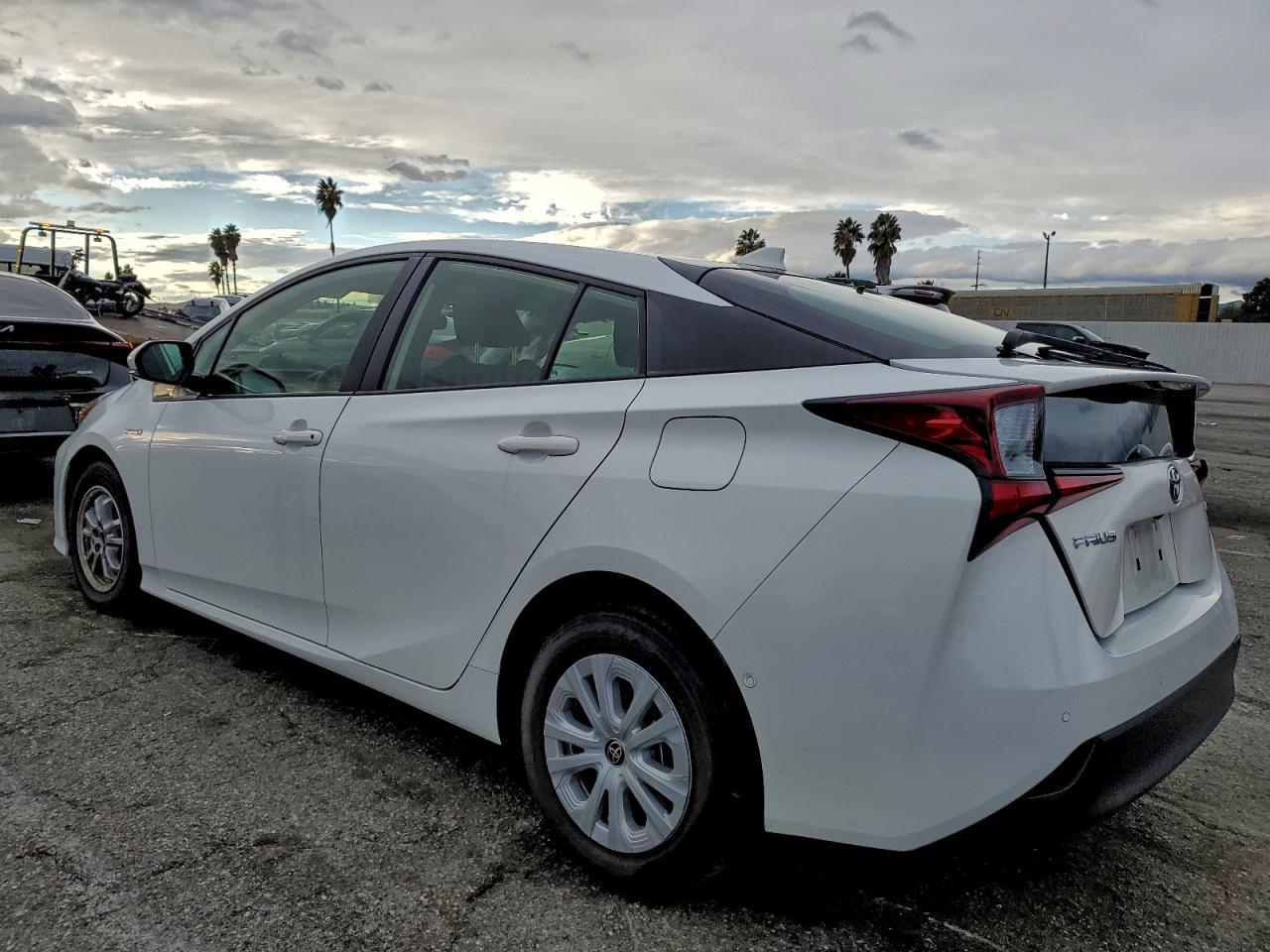 2019 TOYOTA PRIUS
