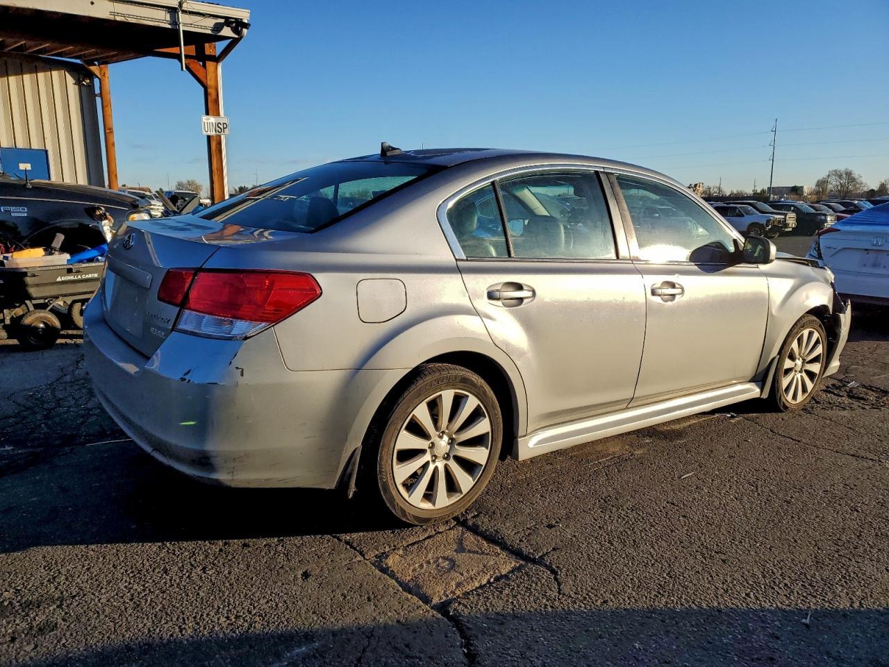 2011 SUBARU Legacy