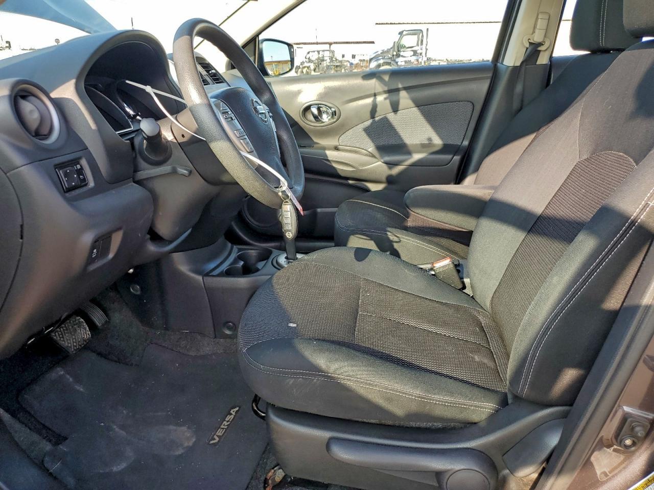 2015 NISSAN VERSA