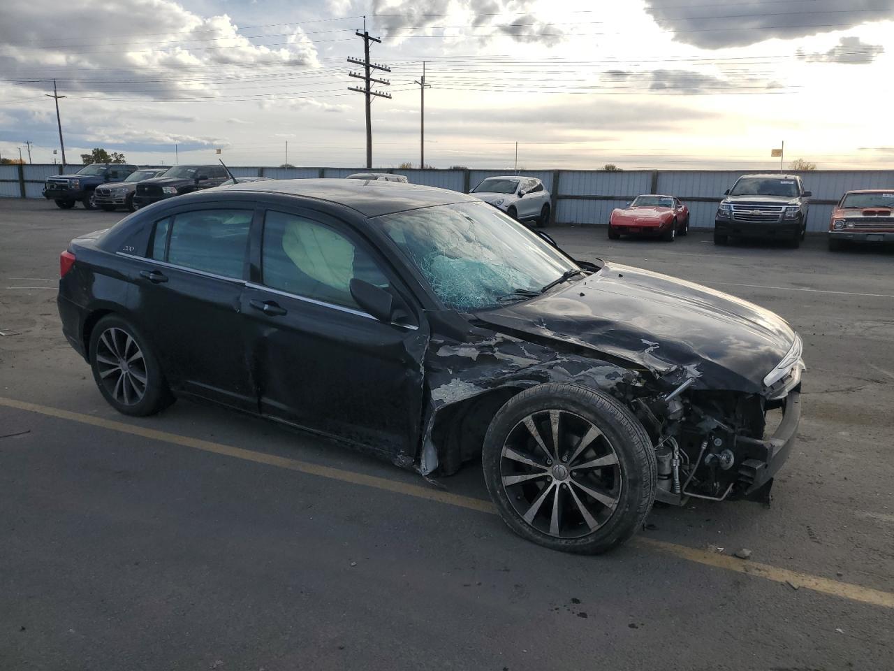 2013 CHRYSLER 200